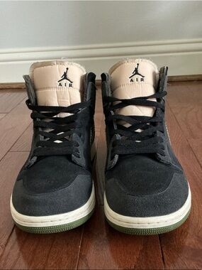 Nike Men’s Jordan 1 SE Craft Mid Anthracite Light Olive - 9.5 - Pre-Owned